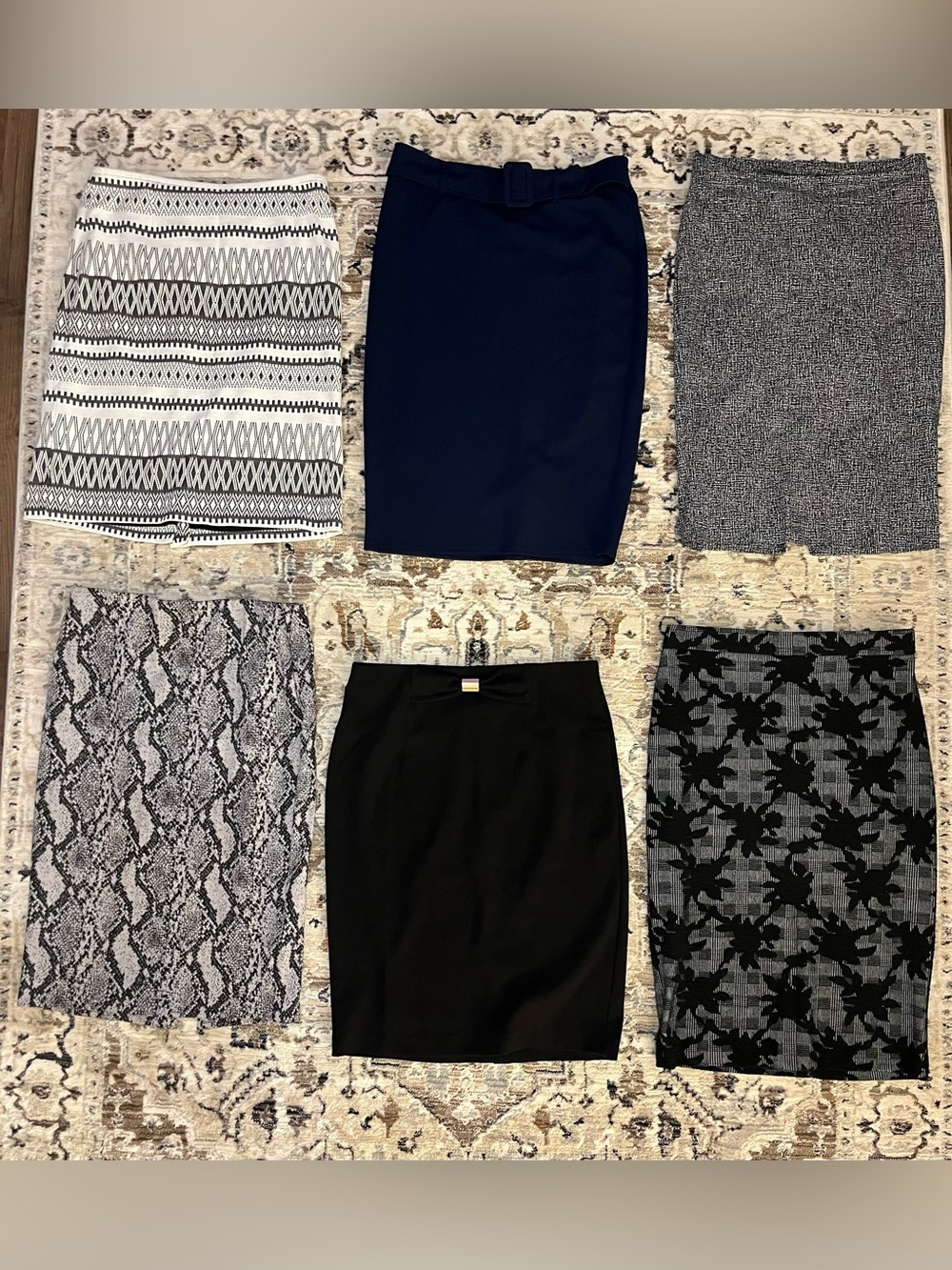 Lot of 6 Women's Knee Length Pencil Skirts Size Medium